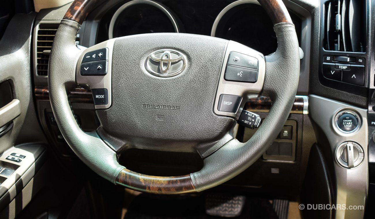 Toyota Land Cruiser VXR V8.