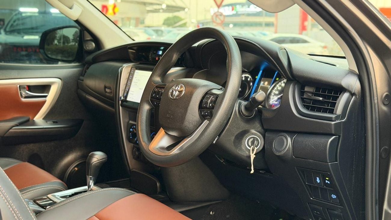 تويوتا فورتونر LEGENDER BODY KIT INSTALLED | LEATHER SEATS | PARKING SENSORS | 2.8L | AUTO | POWER WINDOWS