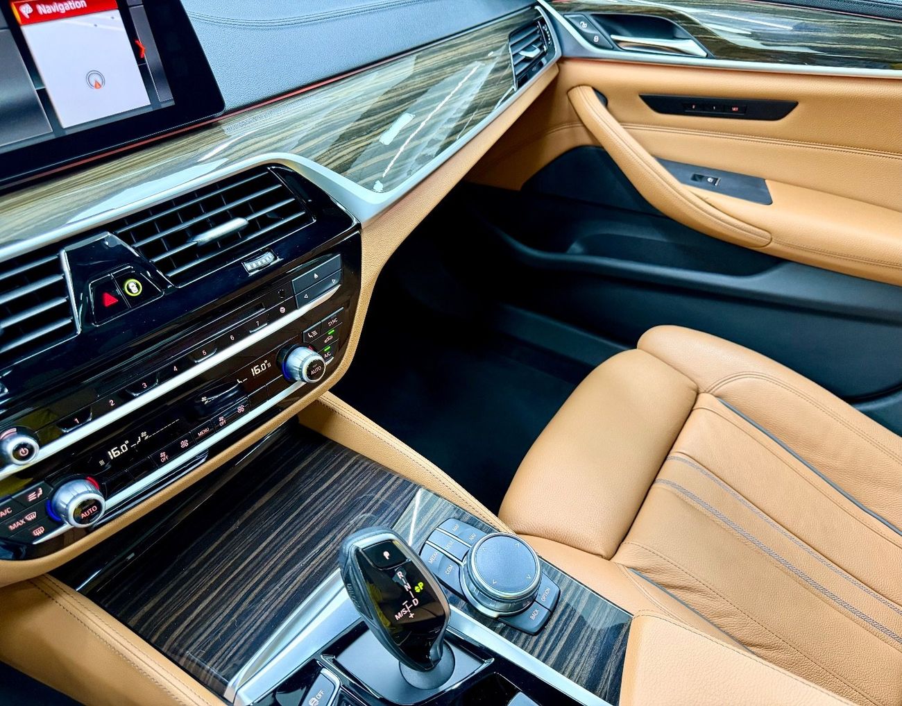 BMW 530i Luxury 2.0L