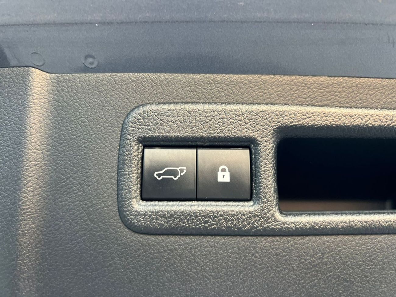Lexus NX300  2019 Lexus NX 300h Hybrid  Full Option - 2.5L V4 - Rear Camera & Sensor - Sunroof - Leather Seat
