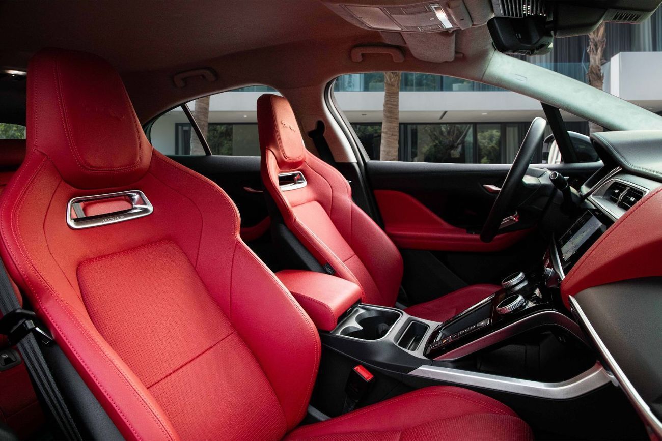 جاكوار ای بيس R-Dynamic | 2,448 P.M | 0% Downpayment | Pristine Condition!