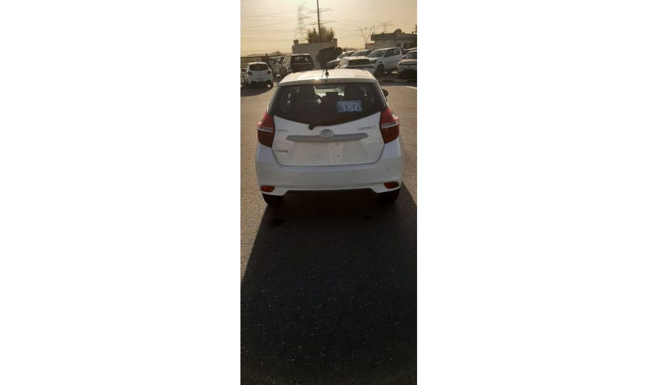 تويوتا يارس TOYOTA YARISL HATCHBACK  1.5 LEFT HAND