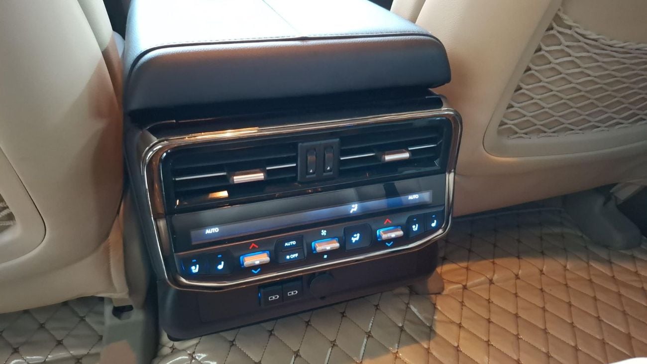 Toyota Land Cruiser GXR 4.0L (271 HP) 4WD FACELIFT TO LC300 INTERIOR AND EXTERIOR