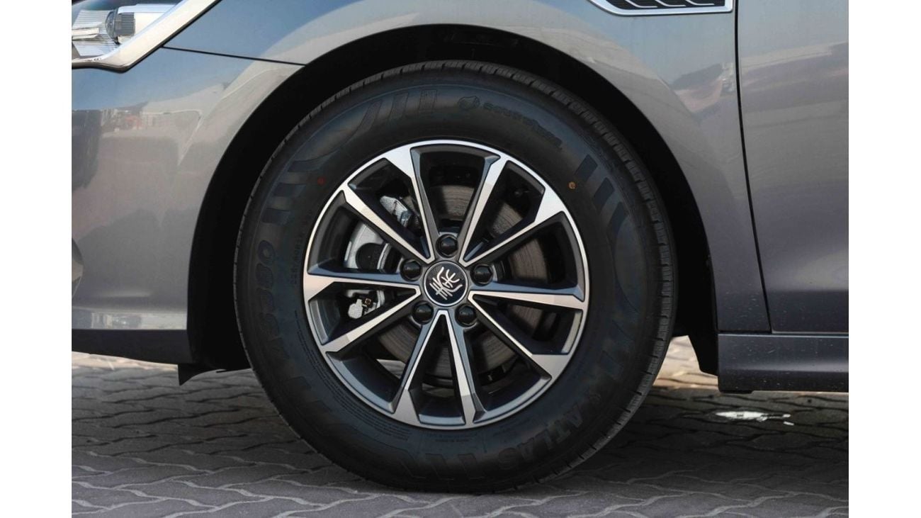 بي واي دي كين بلاس 2024 BYD Qin Plus DM-i Honor Lead 1.5 plug-in Hybrid - رمادي من الداخل بني | للتصدير فقط