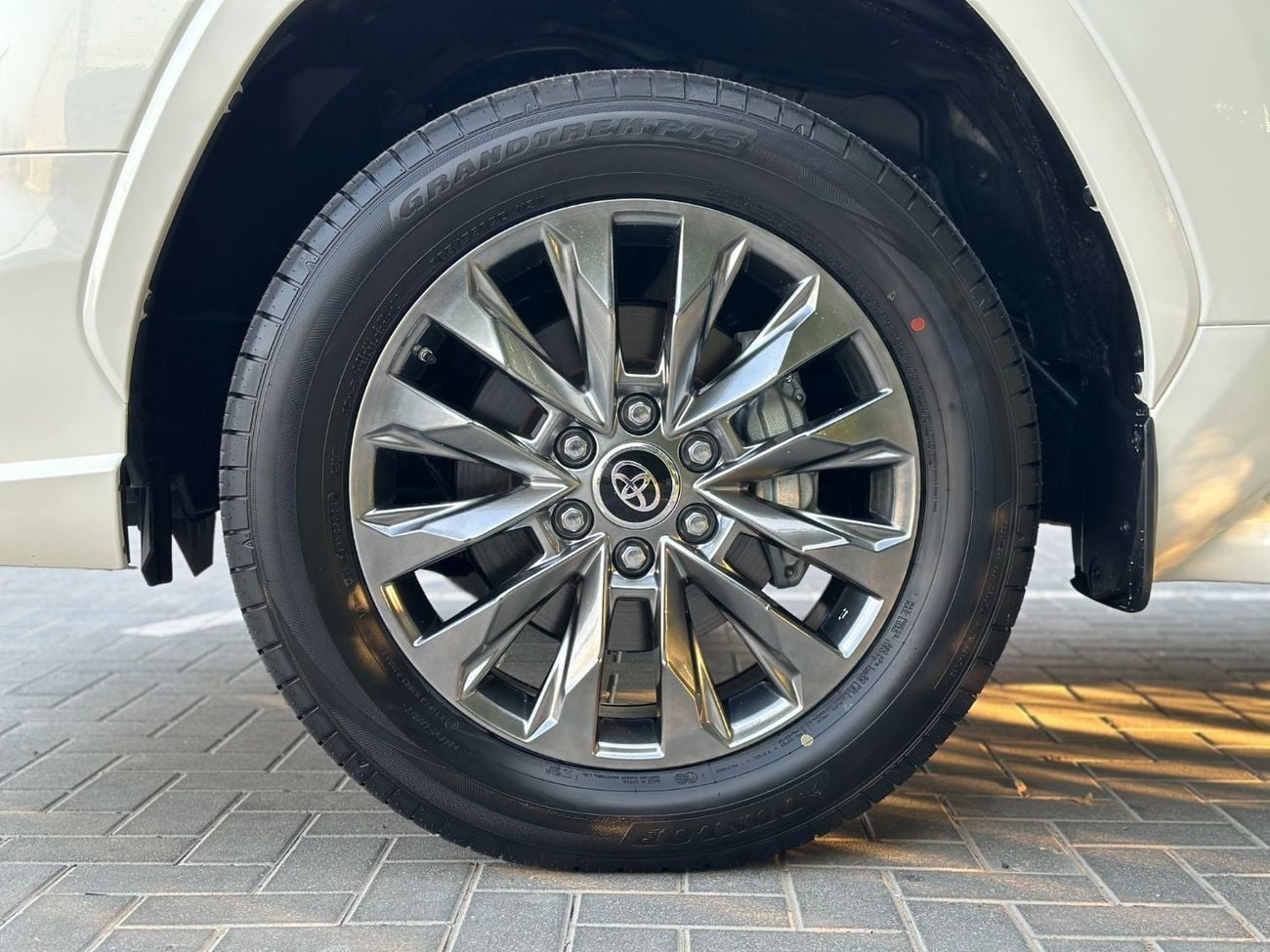Toyota Land Cruiser GXR | Brand New | Only For Export