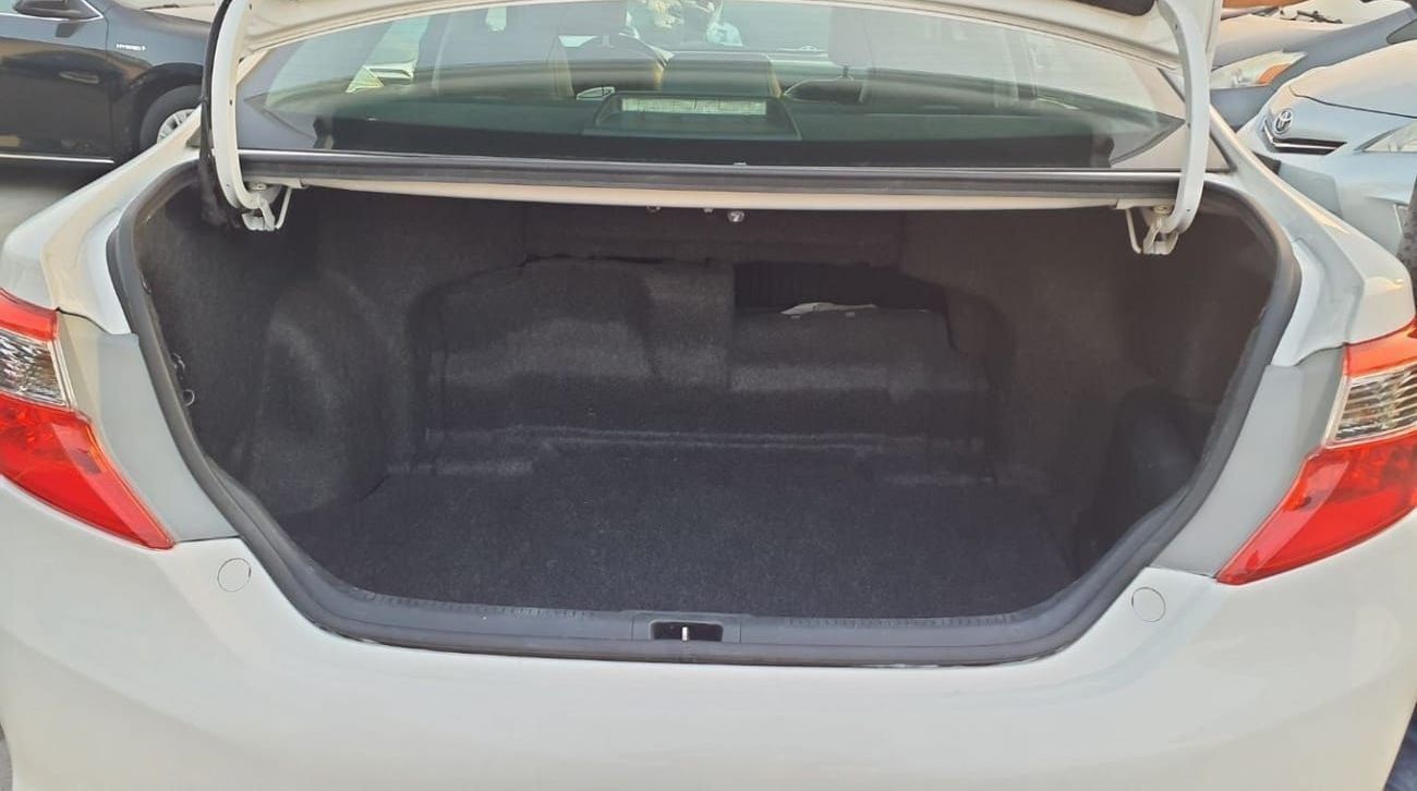 تويوتا كامري Toyota Camry XLE Hyrbrid