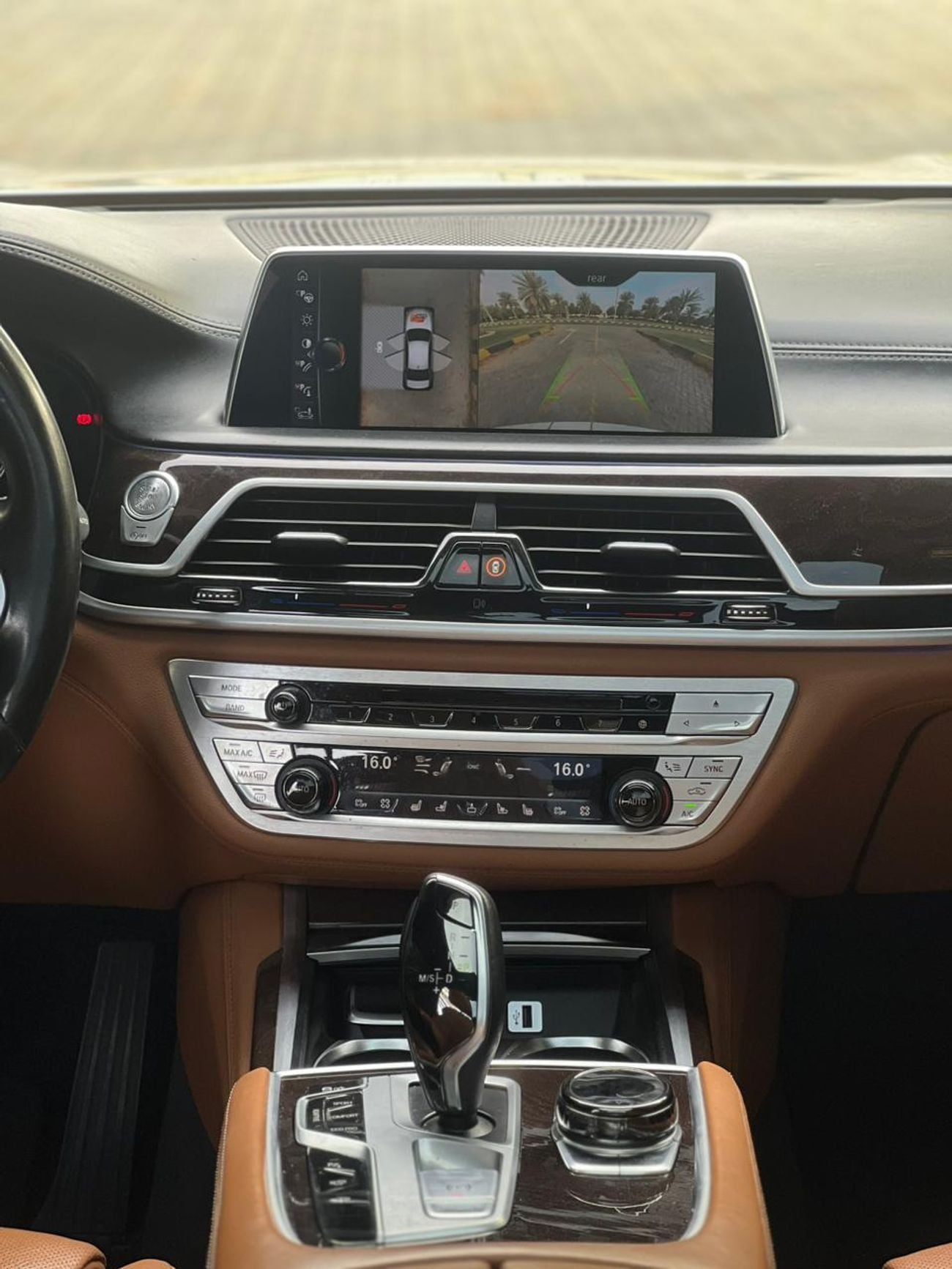 بي أم دبليو 740Li EXCLUSIVE Executive 3.0L (322 HP)