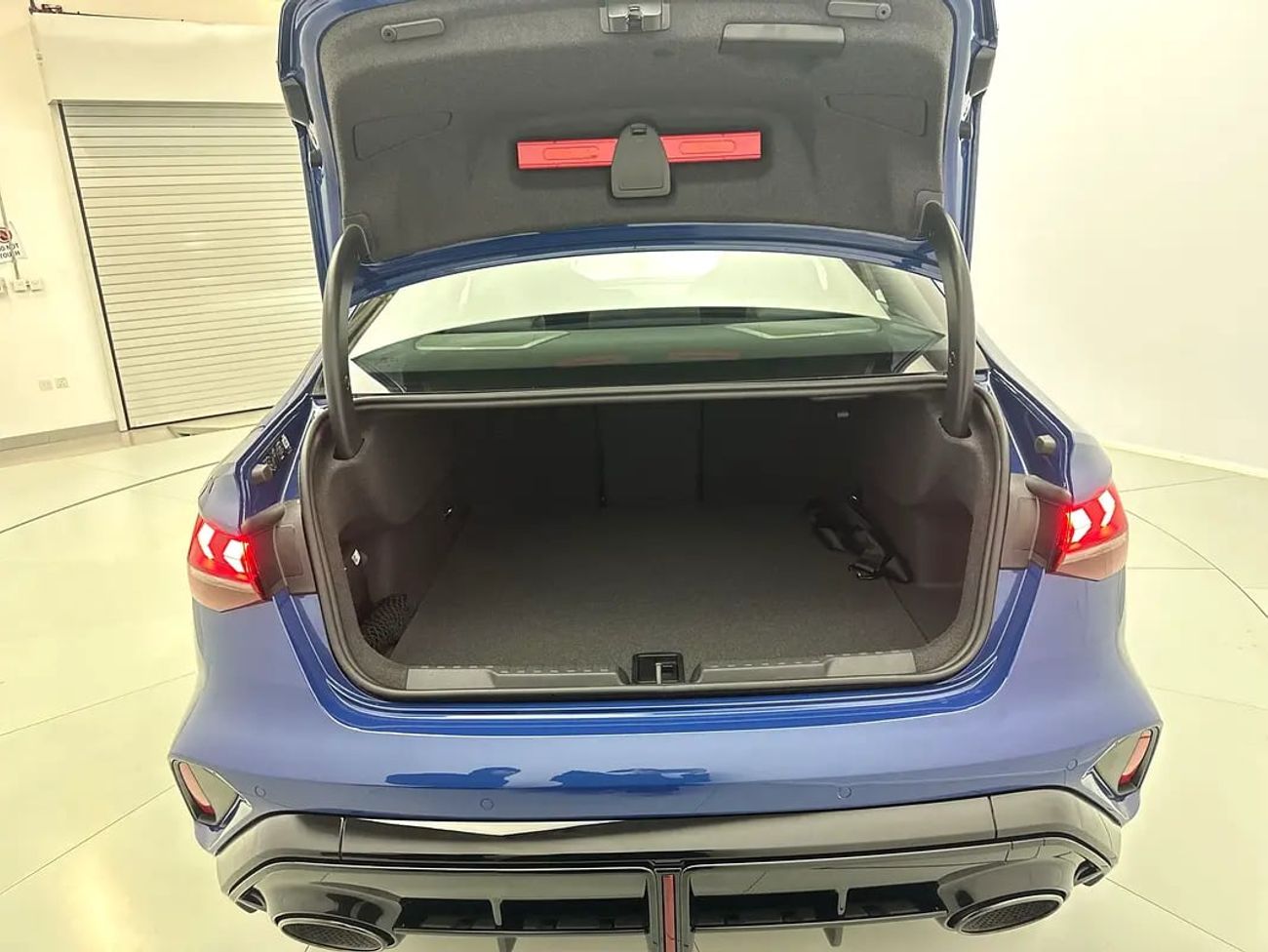 أودي RS3 RS3 Sedan 400hp (Ref# 03983)