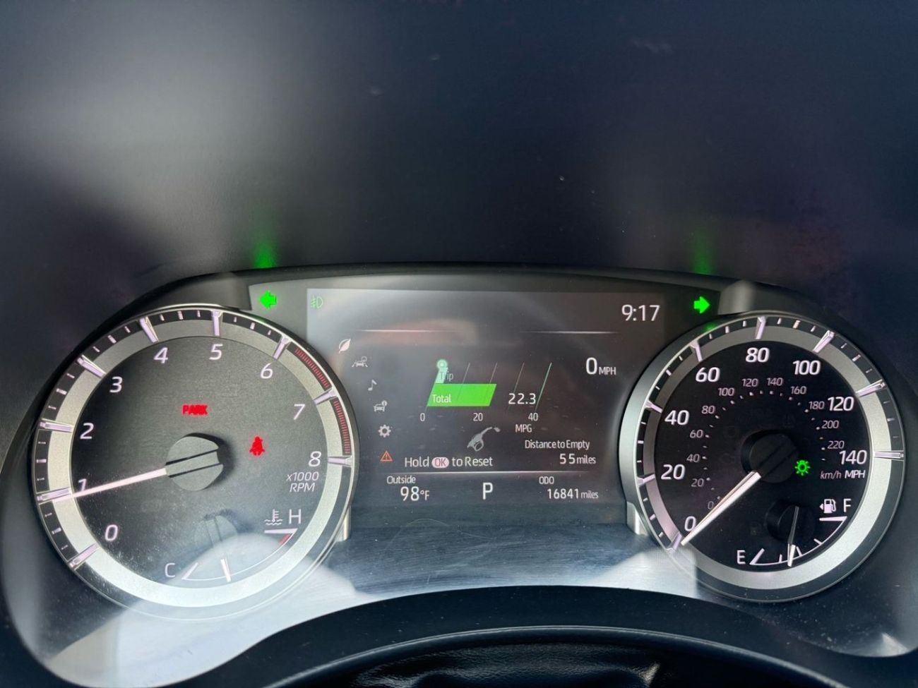 Toyota Highlander TOYOTA HIGHLANDER LE | FULL OPTION | CLEAN WITHOUT PAINT | 2.5L 4 CYLINDERS | UAE PASS