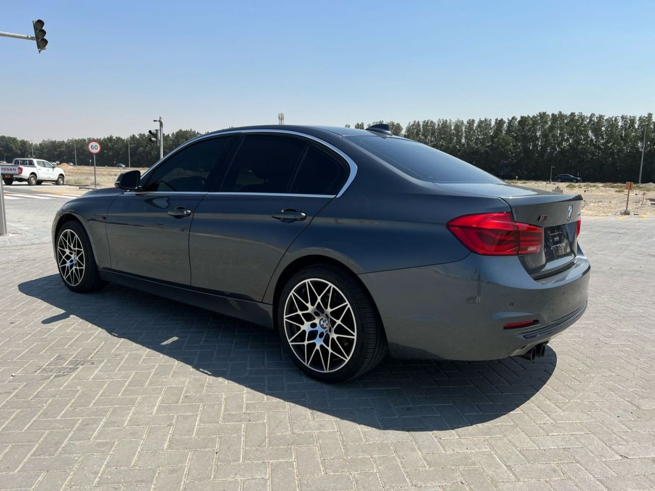 بي أم دبليو 330i Std 2.0L German import