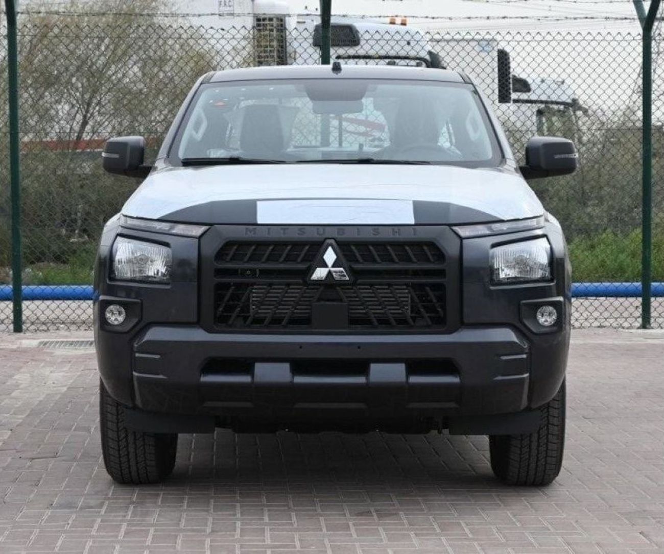 Mitsubishi L200 Mitsubishi L200 2.4L diesel M/T V4 MY 2024