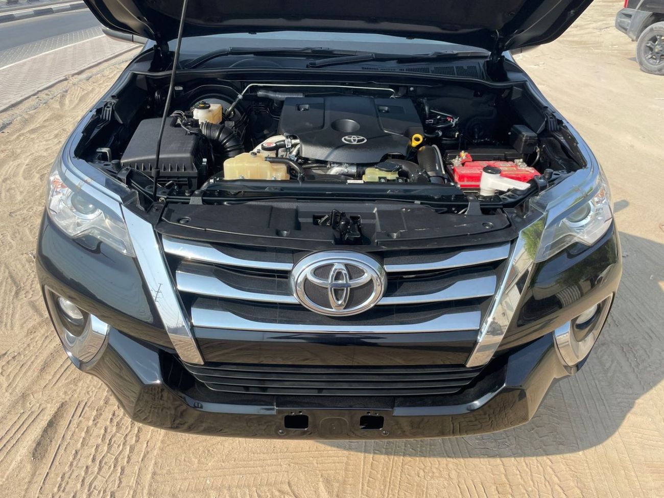 Toyota Fortuner diesel 2.8 liter ,right hand drive only for export available