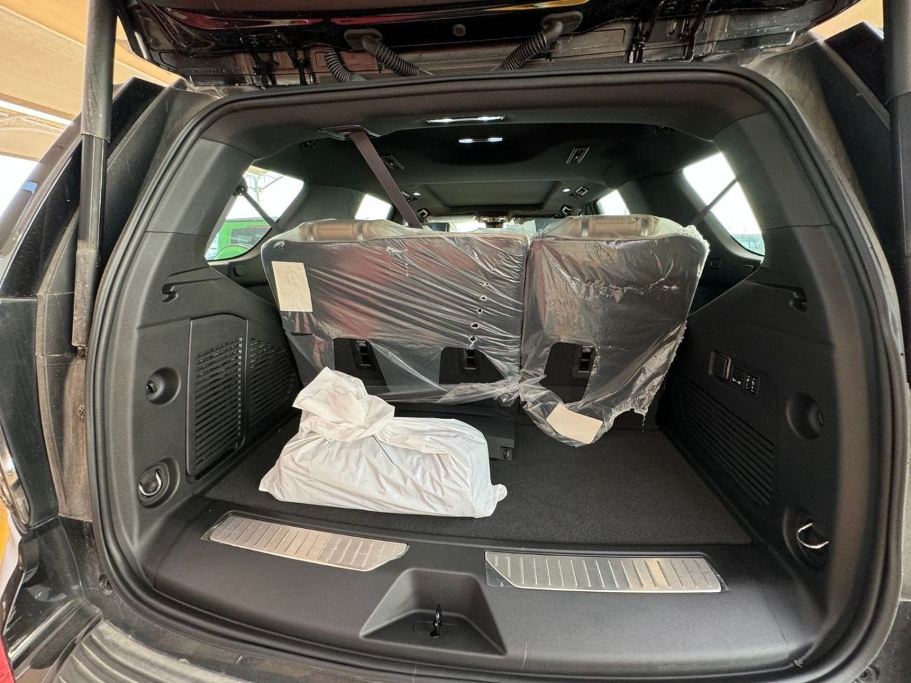 شيفروليه تاهو 2023-Chevrolet Tahoe Premier V8 5.3L AWD