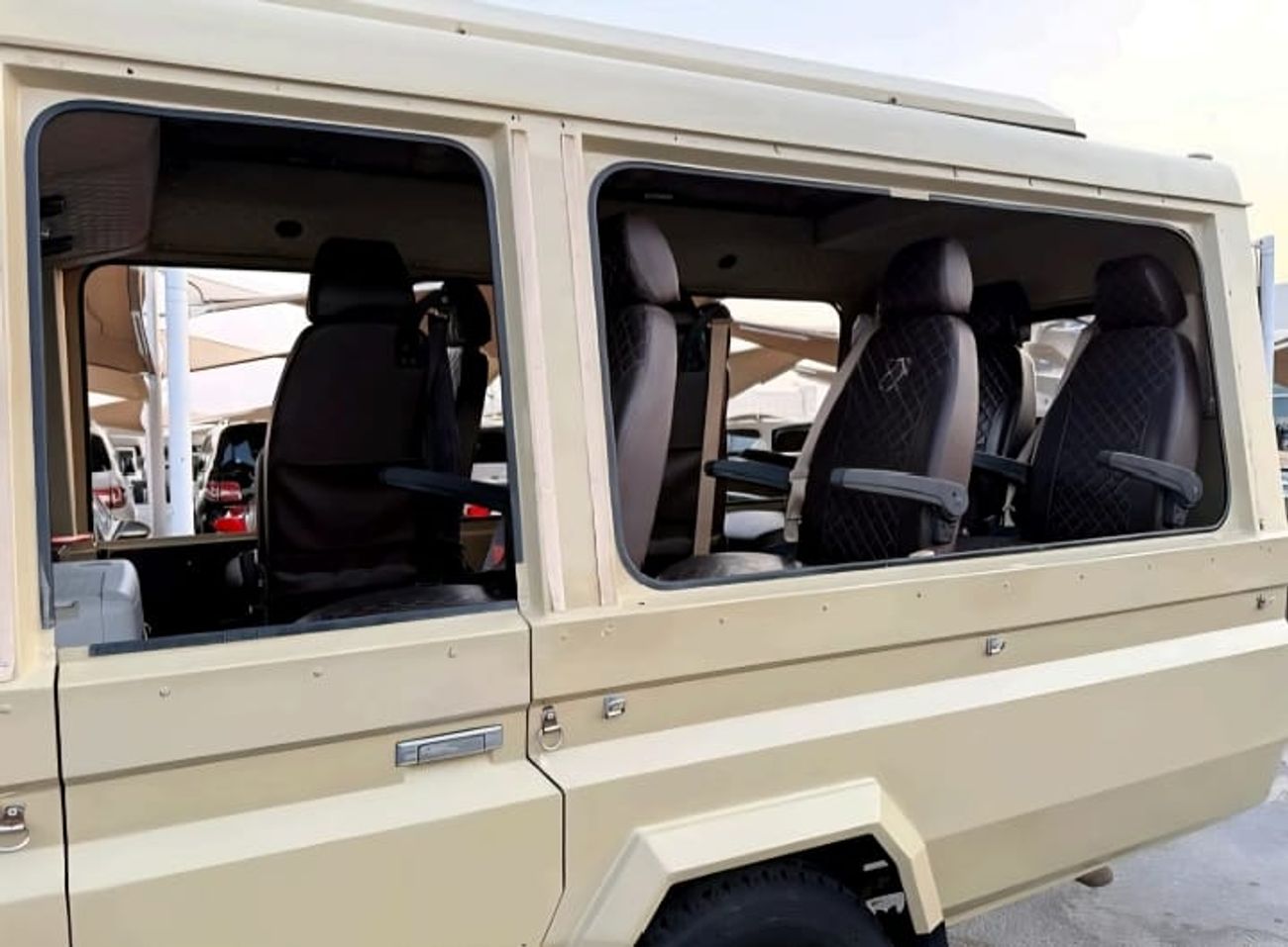 Toyota Land Cruiser 70 Std-4.0L-LHD-4WD-GCC specs-petrol-Manual-10 Seats-4 Doors