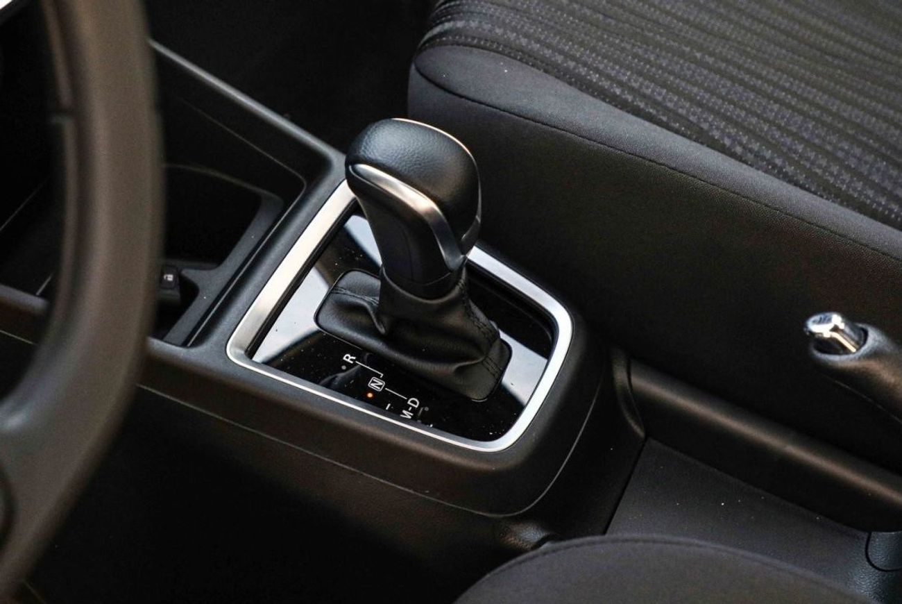 سوزوكي دزاير 2024 سوزوكي ديزاير 1.2 GLX - أبيض قطبي لؤلؤي معدني من الداخل أسود | للتصدير فقط