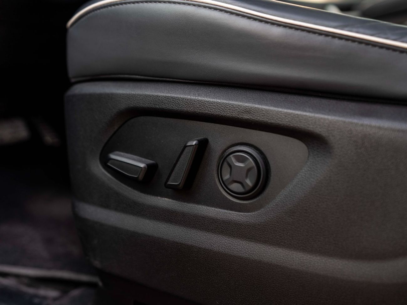 Hyundai Staria 3.5L Luxury (7 Seater)