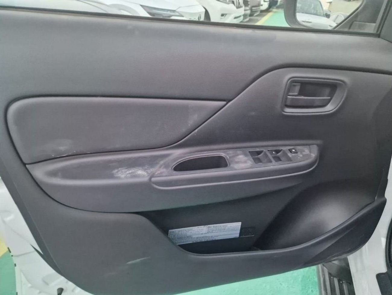 Mitsubishi L200 L200 Full Option 4WD Manual Diesel