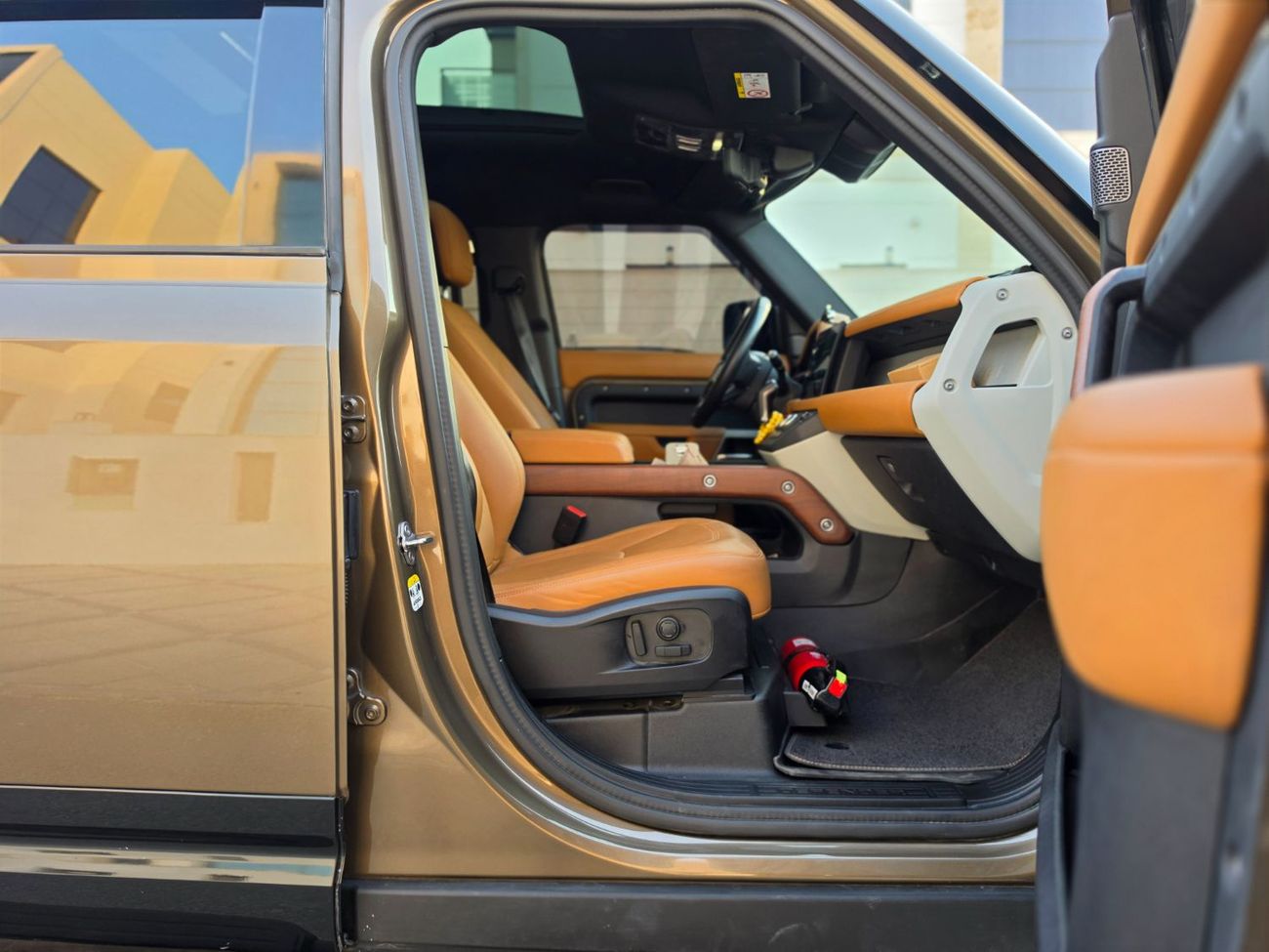 لاند روفر ديفندر 110 HSE P400