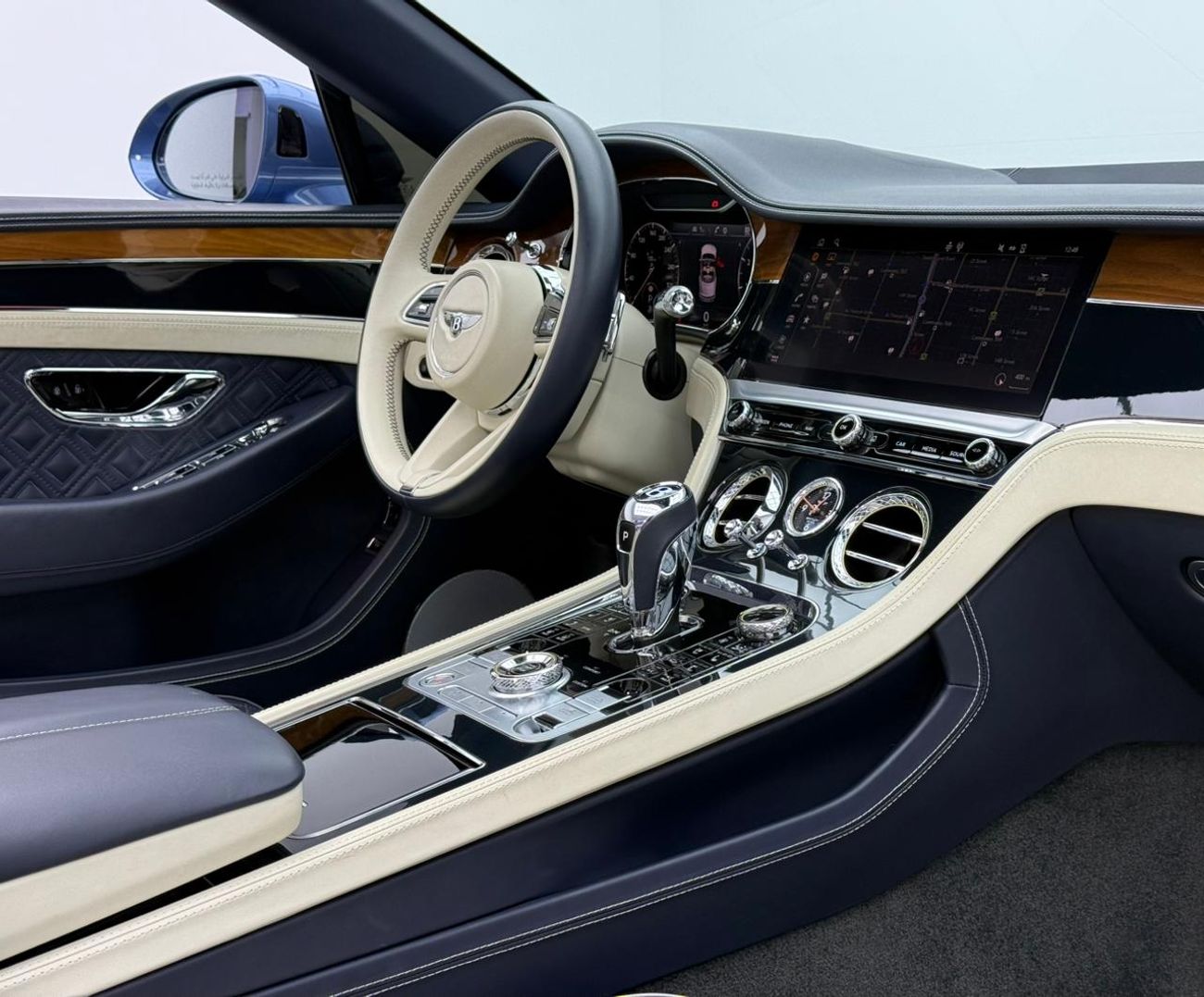 بنتلي كونتيننتال جي تي سي 2022 Bentley Continental GTC V8 ,Bentley Warranty+Service Contract+Full Service History ,GCC