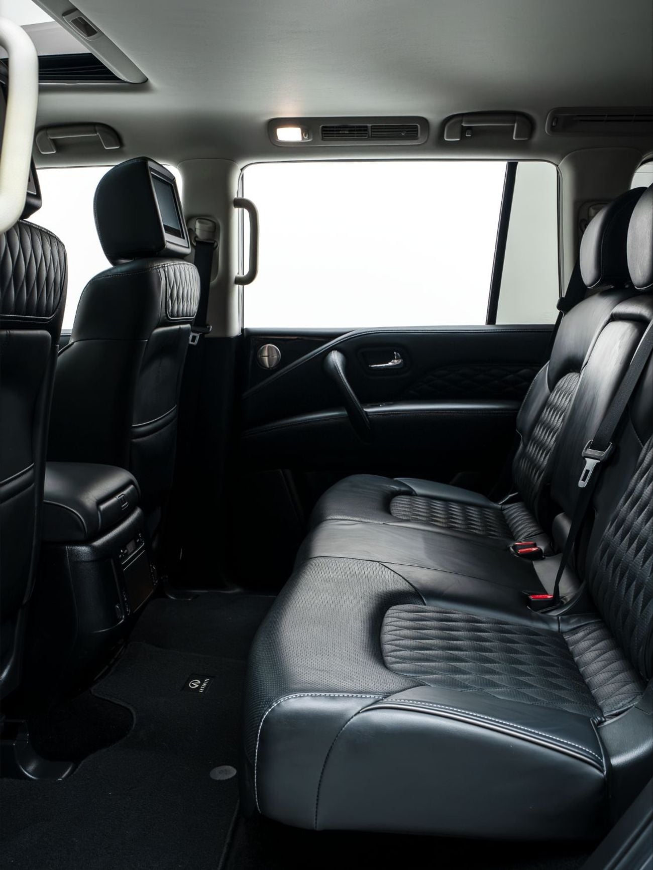 إنفينيتي QX80 LUXE SENSORY PROACTIVE