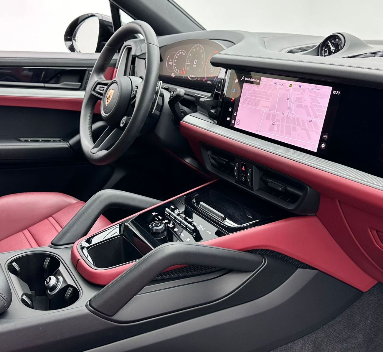 Porsche Cayenne Base Coupe 2025 Porsche Cayenne Coupe, Jan/2027 Porsche Warranty, Porsche Full Service History, GCC