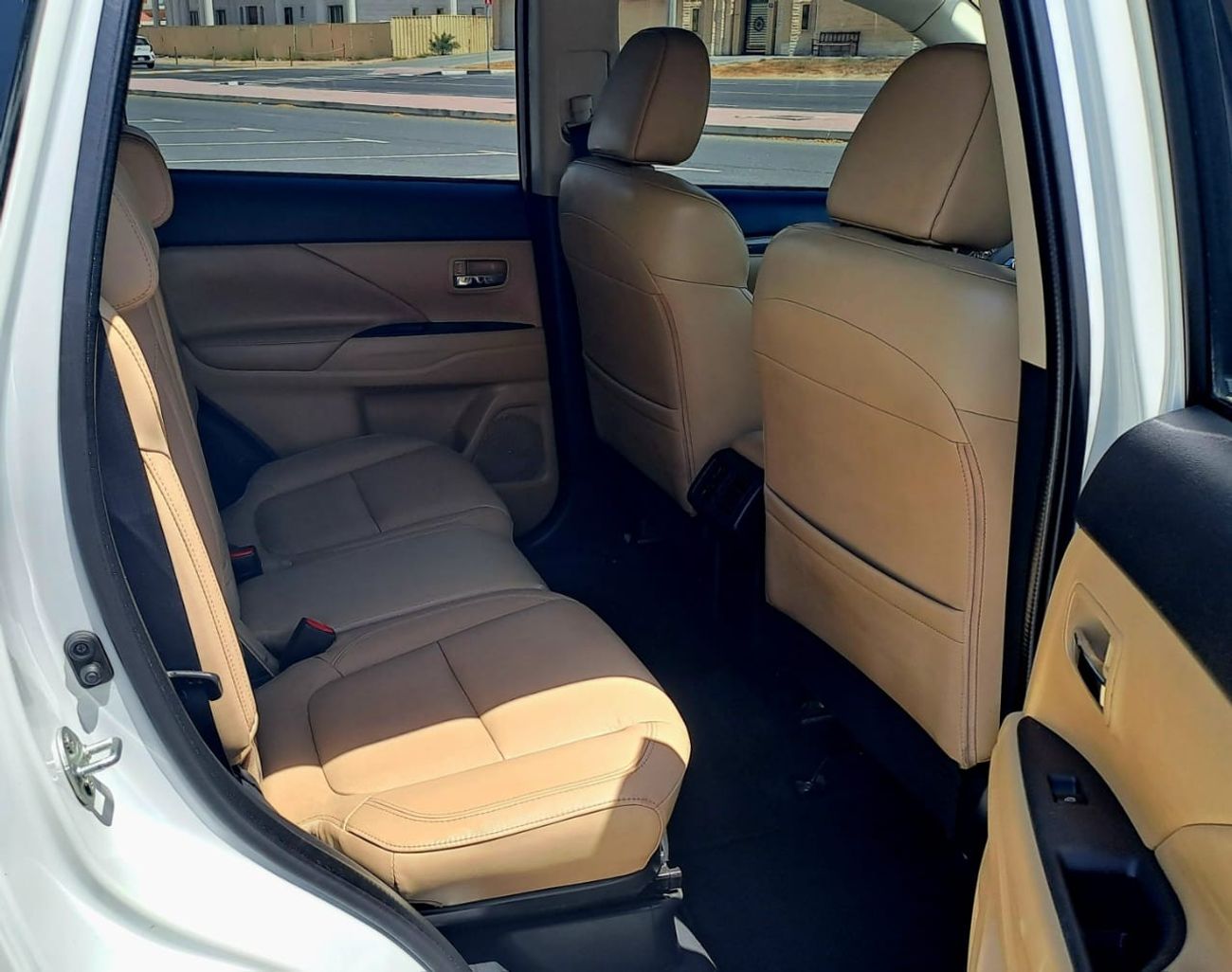 Mitsubishi Outlander GLX 3.0L 999-Monthly l GCC l V6, Sunroof, Leather l Accident Free