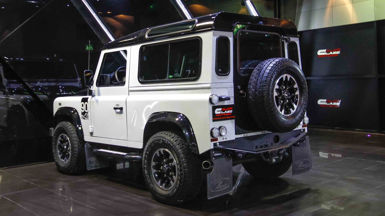 Land Rover Defender