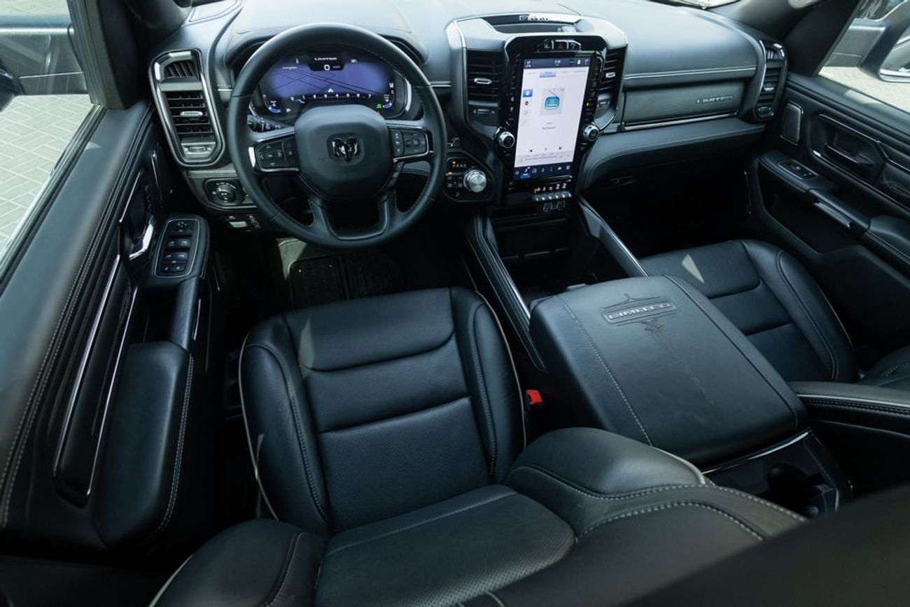 RAM 1500 Limited Crew Cab 5.7L