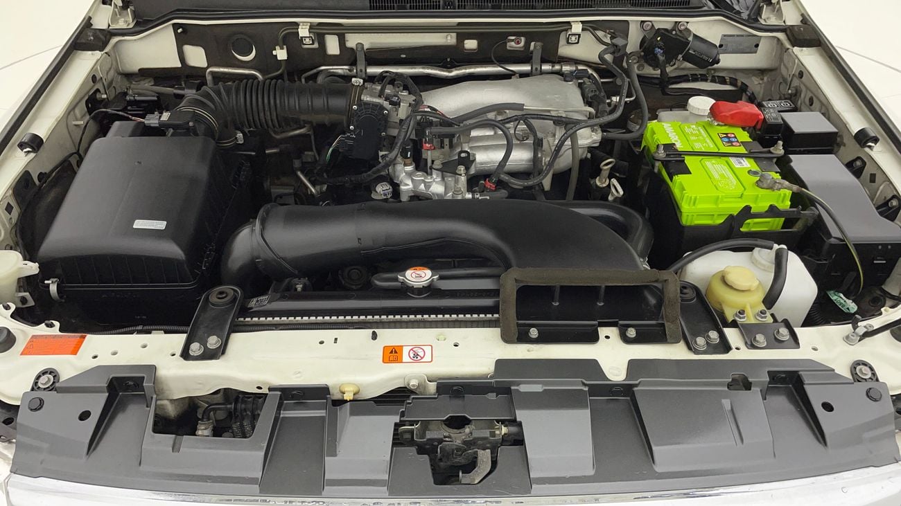 ميتسوبيشي باجيرو GLS LOWLINE 3.5 | بدون دفعة مقدمة | اختبار قيادة مجاني للمنزل