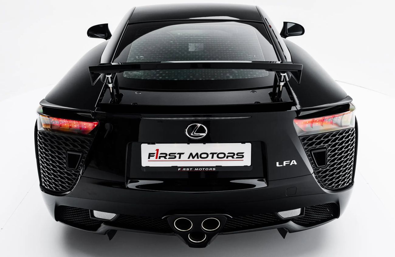 لكزس LFA 4.8L V10 Naturally Aspirated Engine