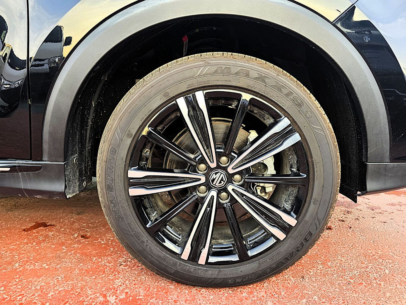 أم جي RX5 Mg RX5 Comfort 1.5l A/T black ⚫ 2024 model with Panoramic Roof and Push Start