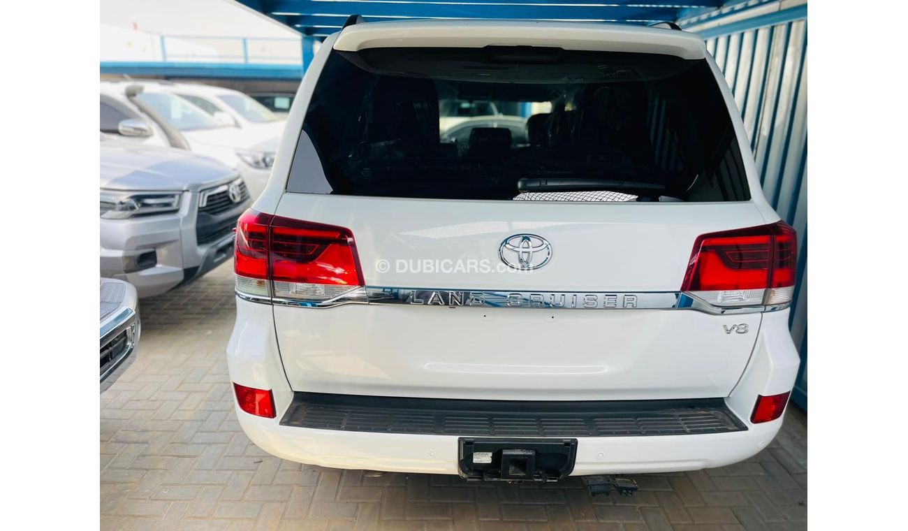 تويوتا لاند كروزر VXR