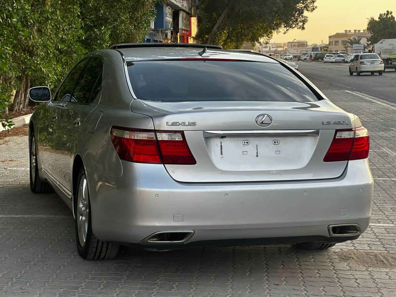 Lexus LS460 Lexus LS460L Model: 2007 Mileage: 180,000 miles Price: 22,000 dirhams Come to America Full option No