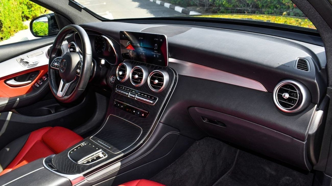 Mercedes-Benz GLC 300 4MATIC Mercedes GLC300 AMG / 2021 / USA