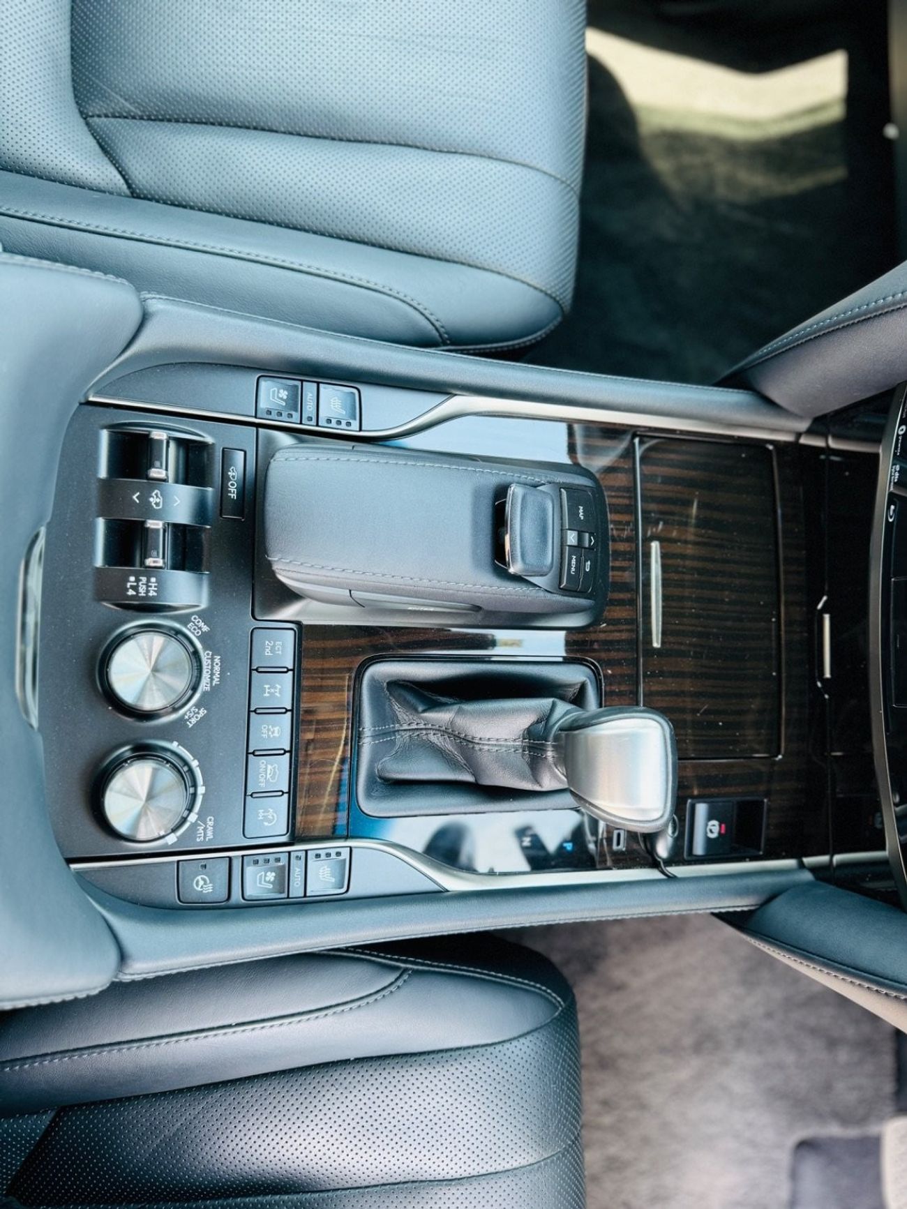 Lexus LX 570 Lexus 570 RHD