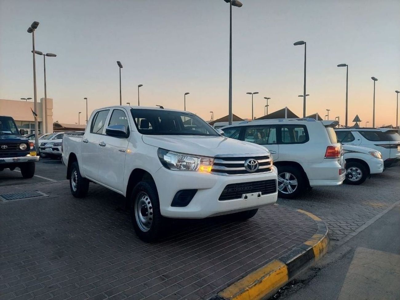 Toyota Hilux DC 2.4L 4WD DIESEL MANUAL TRANSMISSION