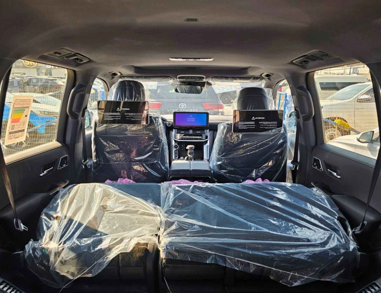 تويوتا لاند كروزر VX HYBRID / 3.5L V6 PETROL / RADAR / BIG DVD / JBL SPKRS / COOL BOX / LETAHER WITH MEMORY SEATS (COD