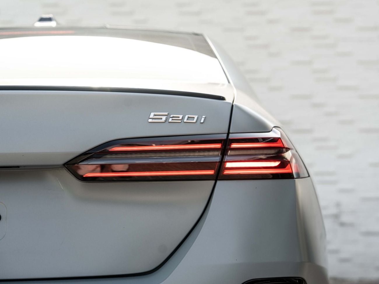 بي أم دبليو 520i 520I M SPORT TITANIUM