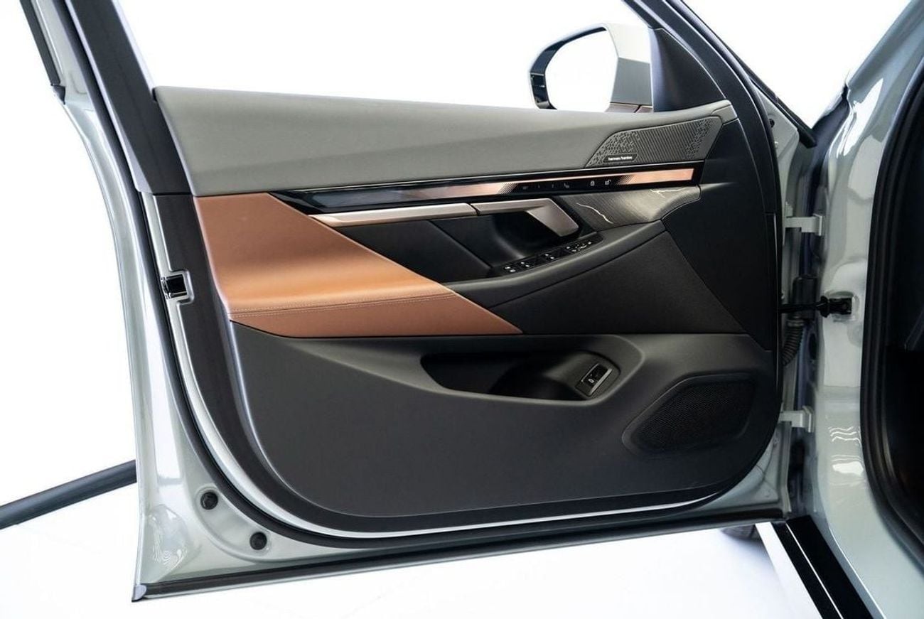 بي أم دبليو i5 EDRIVE40 M SPORT EDRIVE