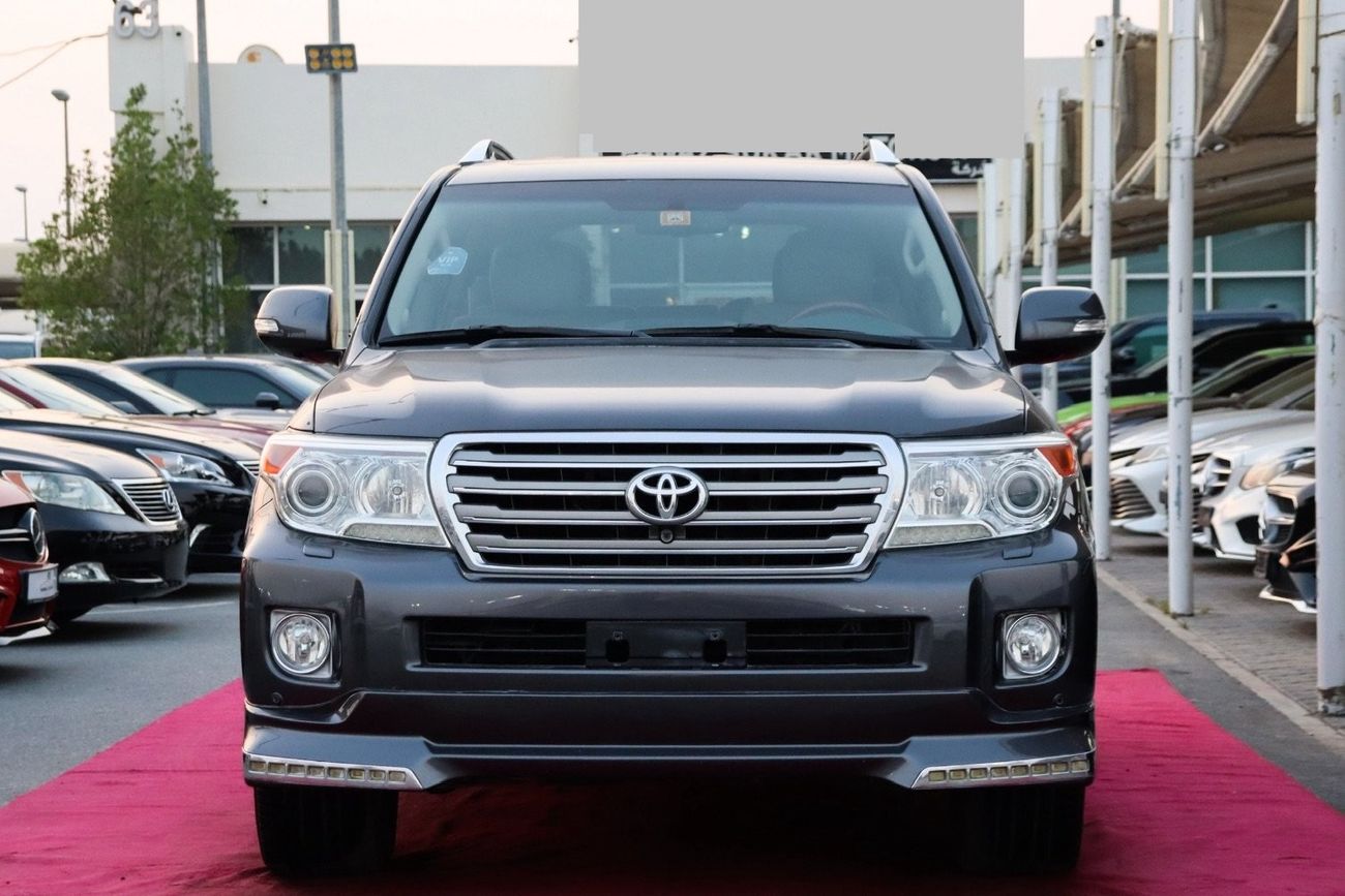 تويوتا لاند كروزر VXR