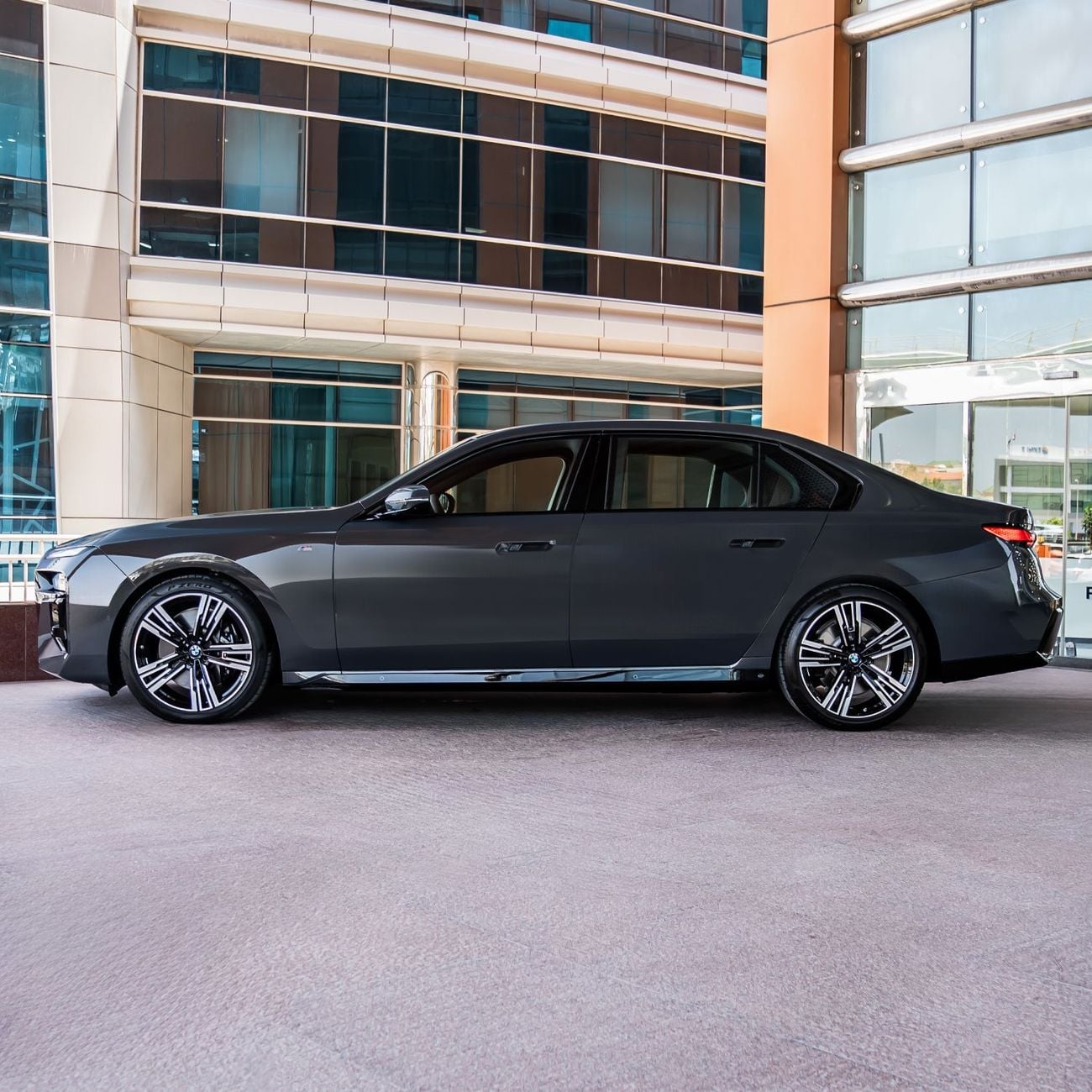 BMW 740i 2026  BMW 740i M SPORT GCC DONE ONLY 1000KM WITH WARRANTY + SERVICE TILL 2031