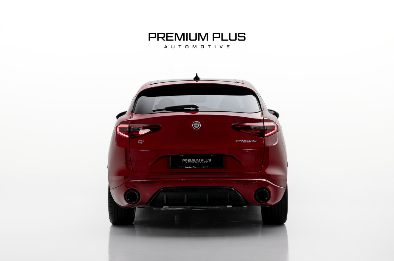 ألفا روميو ستيلفيو Veloce 2023 Alfa Romeo Stelvio Q4, 2028 Alfa Romeo Warranty, Low Kms, GCC