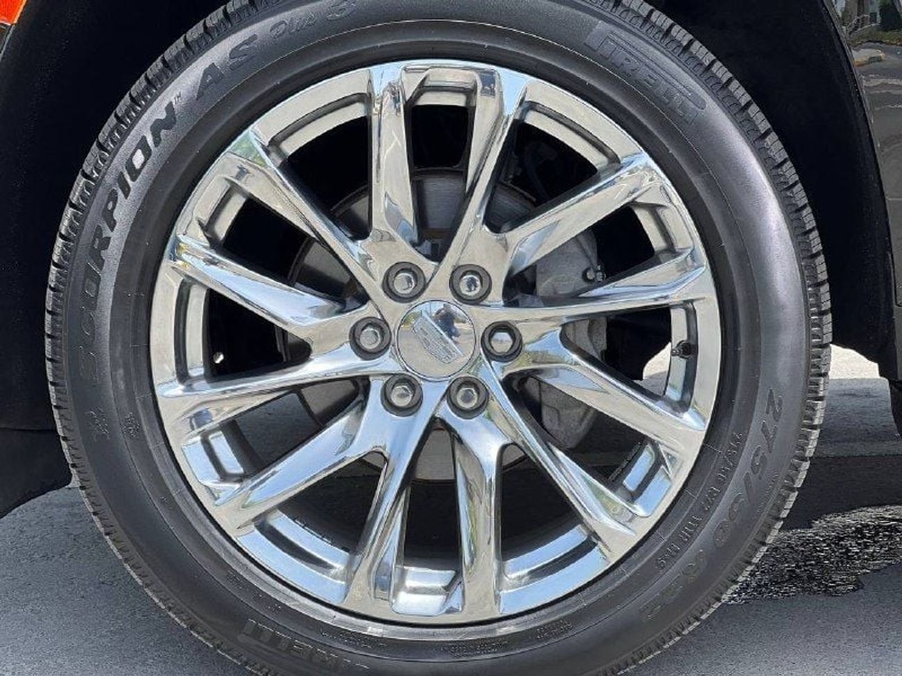 Cadillac Escalade Luxury 6.2L LUXURY PLATINUM 6.2L V8 PTR A/T // 2022 // FULL OPTION WITH RADAR , 360 CAMERA , HEADUP