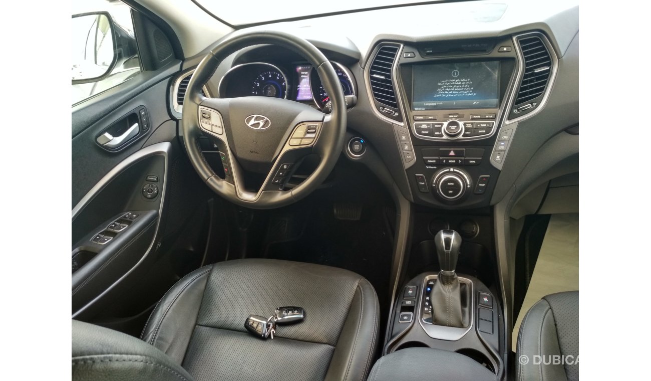 Hyundai Santa Fe WHITE 2015 GCC PANORAMA LETHER NO PAIN NO ACCIDENT PERFECT