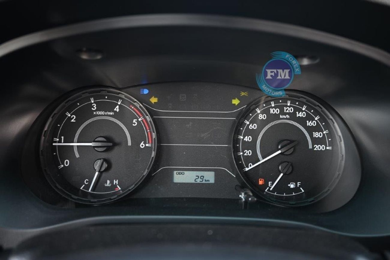 تويوتا هيلوكس Double Cab DLX-G 2.4L Diesel 4WD 6 Seater Manual