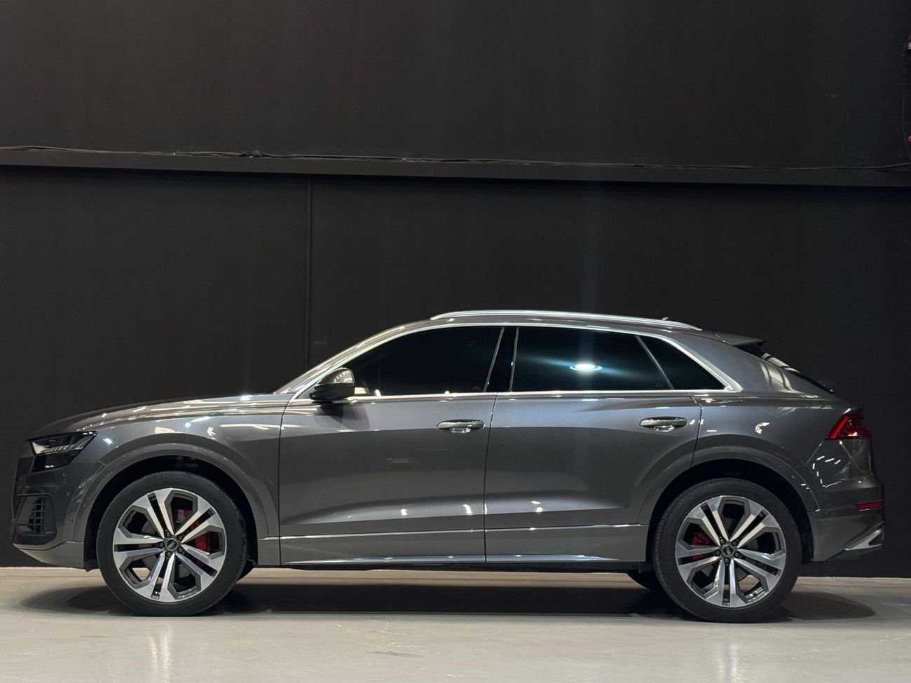 أودي Q8 55 TFSI quattro 3.0L SUV