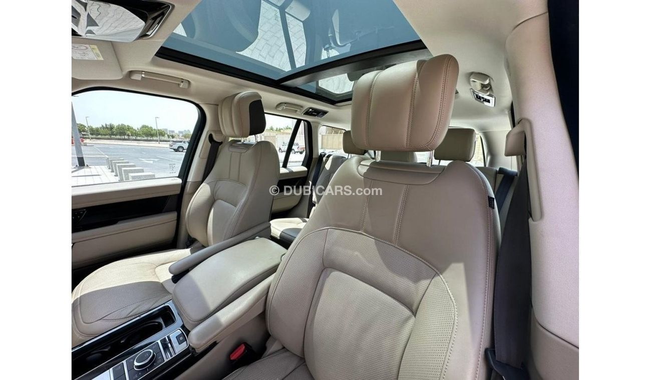 Land Rover Range Rover Range Rover Vogue HSE  P380 V6 Panoramic  2019 GCC  Full Service History  Under Warranty
