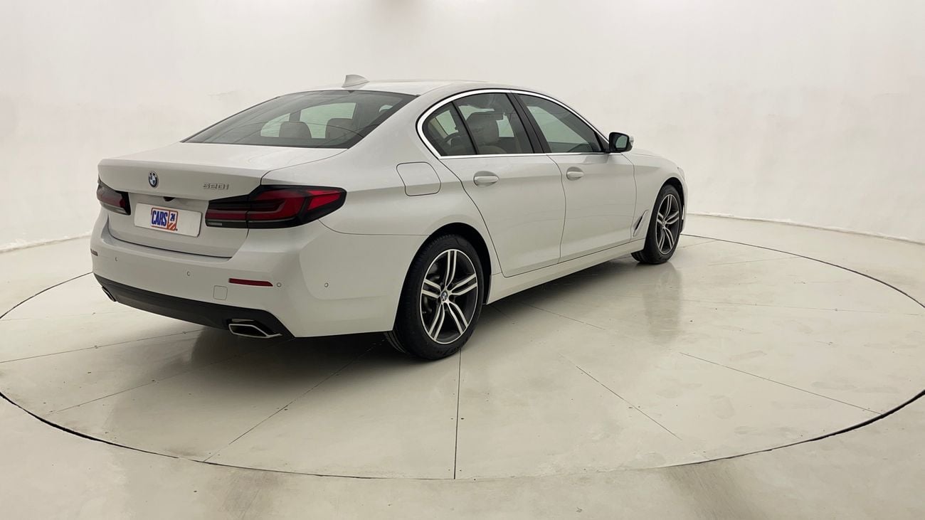 بي أم دبليو 520i JOY EDITION 2 | بدون دفعة مقدمة | اختبار القيادة في المنزل