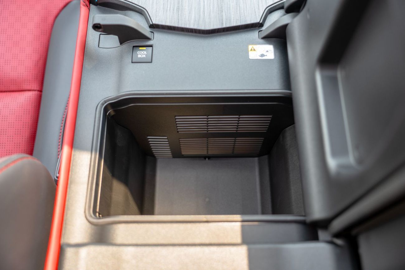 تويوتا لاند كروزر لاند كروزر GR 3.5 لتر هجين 2025