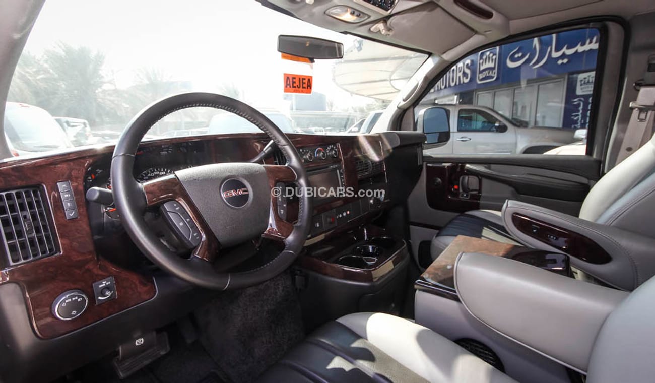 GMC Savana Explorer Limited SE